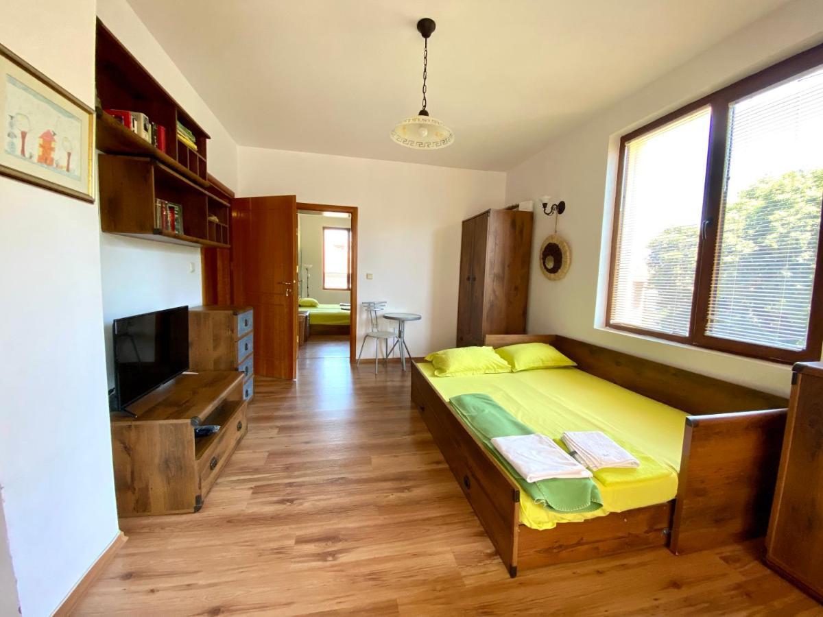 Art - Apartment